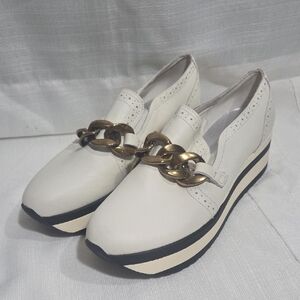 Dolce Vita White Platform Stylish Sneakers Loafer Gold Tone Buckle Womens Size 9